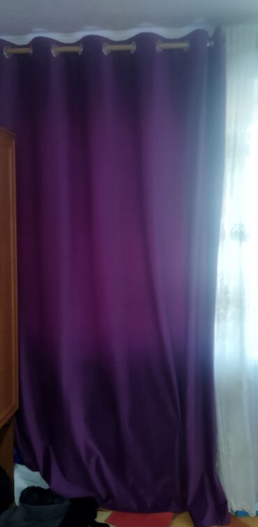 шторы готовые: Продаем шторы б/у. сиреневого цвета велюр по 1.8 метра (3.6метра)