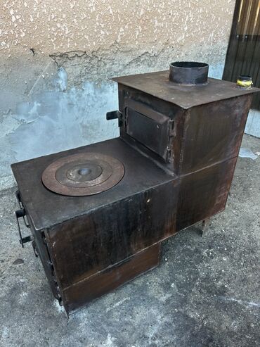 продаю газовую горелку: Печь-буржуйка с варочной поверхностью и встроенным баком/водяным