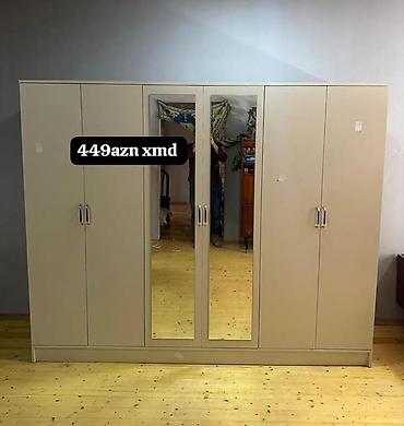 Dörd qapılı paltar şkafı, krem rəng. Ön hissədə iki ədəd tam boy güzgü