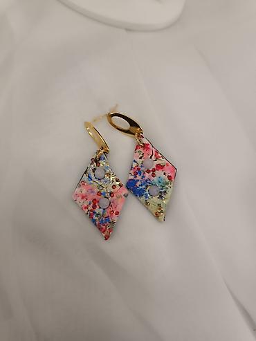 Minđuše: Ručno rađene mindjuse od gline sa unikatnim apstraktnim dezenom i — 22