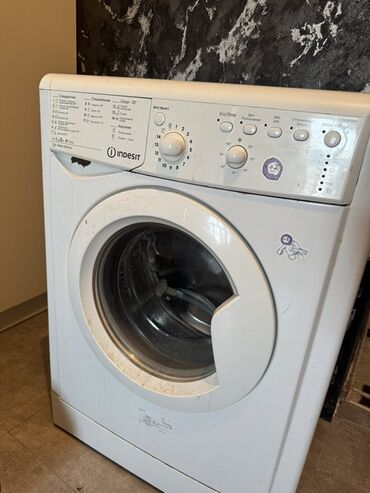 paltaryuyan baraban: Paltaryuyan maşın Indesit, 5 kq, İşlənmiş, Avtomat, Qurutmasız, Kredit yoxdur, Ünvandan götürmə