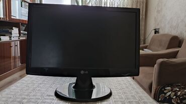 işlənmiş monitorlar: LG monitor.Bir problemi yoxdur.Az işlənib.Yeni kimidir.Kabelləri ilə