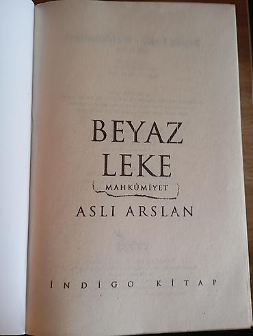 Книги и журналы: "Beyaz leke" kitabı. içleri tertemizdi hec oxunmayib. Kitab skafda — 3