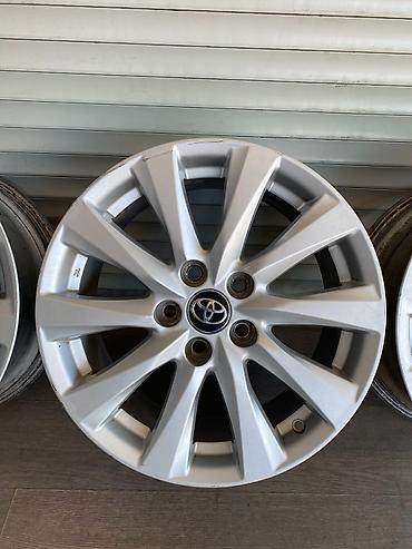 Шины: В продаже оригинальные диски Тойота Камри 70 Европееца Диаметр R17 — 7