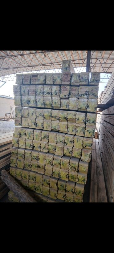 Digər taxta-şalban: Yeni polluq taxta kv 14 manat 2000 kv var ünvan Bakı