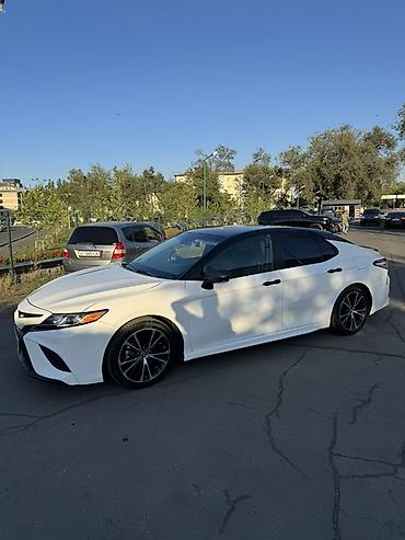 накладка на камри: Toyota Camry: 2018 г., 2.5 л, Автомат, Бензин, Седан — 4