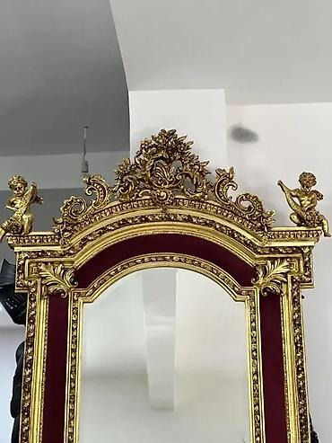 tabure krevet: Stilsko ogledalo sa prelepim ukrasima 135 x 250cm Odlicno stanje — 5