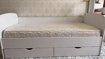 bunk bed: Детский комплект мебели: 2 кроватки-диван с ящиками + рабочая стенка с — 1