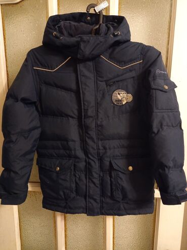 куртка пух: Куртка зимняя OUTVENTURE (Москва, Спортмастер). Темно-синего цвета, на