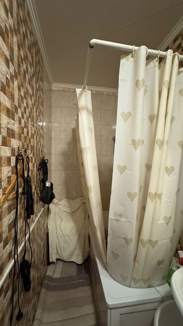 купить квартиру в микрорайоне бишкек: 1 бөлмө, 56 кв. м, Элитка, 3 кабат, Косметикалык ремонт