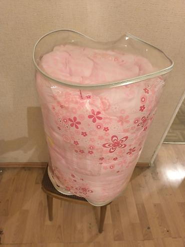 Yorğanlar, adyallar: Yumşaq və isti yorğan - Rəng: açıq çəhrayı, çiçək naxışlı - Material — 1