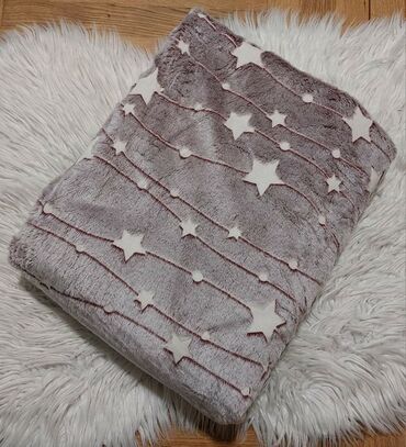 Posteljina: 🦄Dečije svetleće ćebe🦄 🦄Dimenzije-150*200 🦄Cena-2.100 dinara — 4