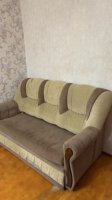 Klassik üslubda üçyerlik divan - Rəng: bej və qəhvəyi kombinasiyası -