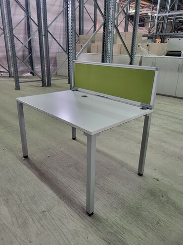 sto za sminkanje novi sad: Desks, Rectangle, Plywood, Used