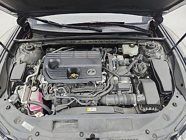 Lexus: Lexus ES: 2022 г., 2.5 л, Гибрид — 7