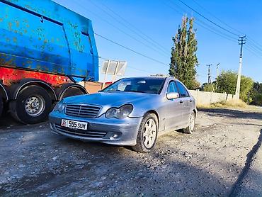 Продажа авто: Mercedes-Benz C-Class: 2004 г., Автомат, Бензин, Седан — 3