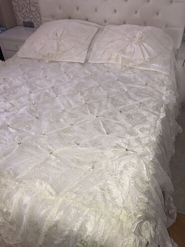 гобеленовые наволочки 40х40: Покрывало для 2х- спальной кровати и 2 наволочки для подушек. Сделано