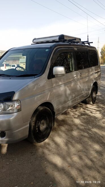 часы в авто: Honda Stepwgn: 2004 г., 2 л, Автомат, Бензин, Минивэн