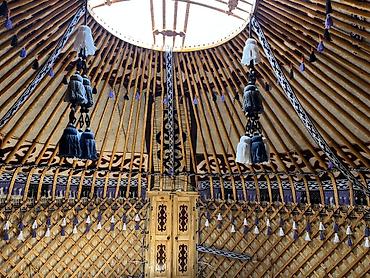 Изготовление юрт: Традиционная юрта с прочным деревянным каркасом и войлочным покрытием — 10