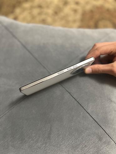 tecno 20: Tecno Camon 30 . 4,5 ay olar alınıb yeni kimidir . Bir tək problemi — 3