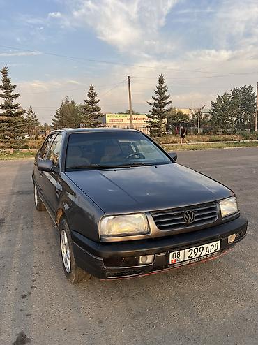 mazda 323: Volkswagen Vento: 1993 г., 1.8 л, Механика, Седан — 6