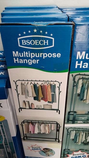 магазинная вешалка для одежды: Многофункциональная вешалка для одежды BSOECH. Подходит для хранения