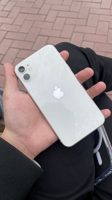 Apple iPhone: IPhone 11, Б/у, 64 ГБ, Белый, Защитное стекло, Чехол, 86 %