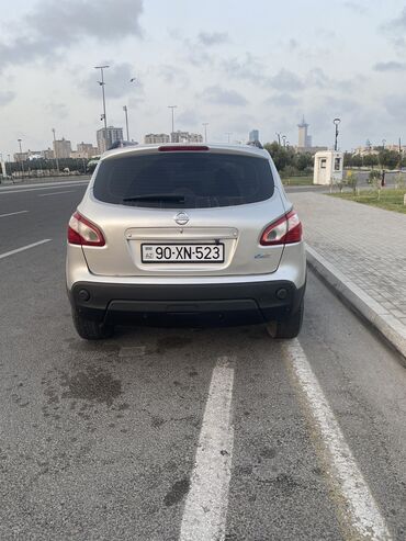 Nissan: Nissan Qashqai: 2 l | 2010 il Ofrouder/SUV — 2