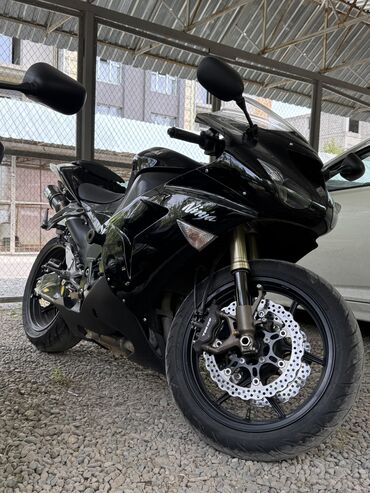 глушитель мотоцикла: Kawasaki Ninja 2006 zx 10 r состояние идеальное готов к сезону пригнан