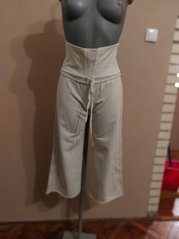 pantalone sheg: PANTALONE ZA JOGU Krem bele yogi pantalone, M veličine. 96% pamuk, 4%