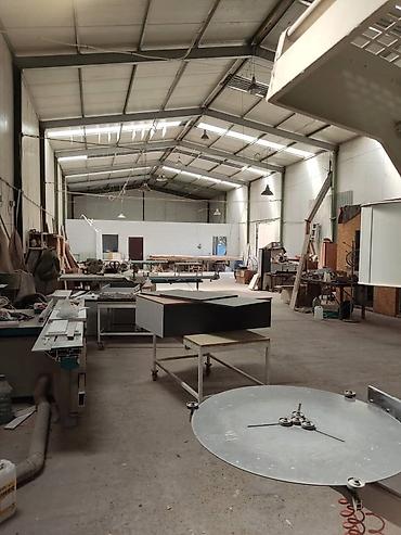 земля для бизнеса: 560 м², С отдельным входом, With parking, High ceilings, Другой тип здания — 6