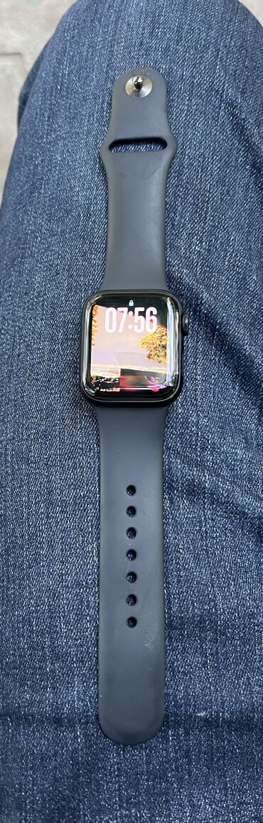 чехлы для очков: Продаю Apple Watch SE 2 срочно зарядка коробка все имеется АКБ 95
