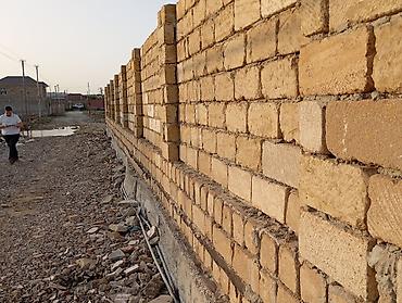 plastik gapi: Təcili satılır. Zangəzur şadlıq sarayın yaxılığındadır, qiymət 3 sota — 4