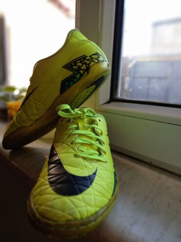 sarı donlar in Azərbaycan | DONLAR: Org futbol bootsi neon sarı nick firmasindan 95$ sifariş verilmişdir