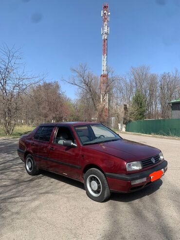 помпа на венто: Volkswagen Vento: 1992 г., 1.8 л, Механика, Бензин, Седан