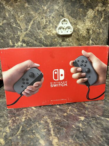 сони приставки: Switch полный комплект без игр