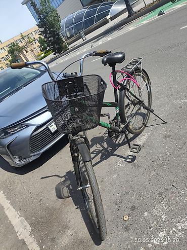 Velosipedlər: Qarajda qalib surulmeyib. scootr alinib diye satilir. acarida var — 2
