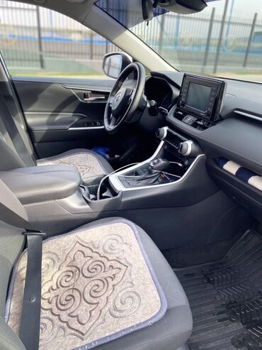 Toyota: Toyota RAV4: 2020 г., Автомат, Бензин, Кроссовер — 10