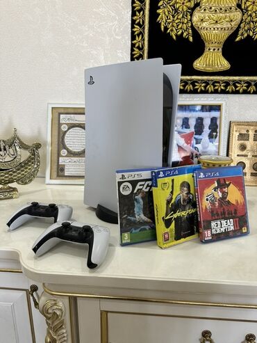 купить плейстейшен 4 бишкек: Игровая консоль PlayStation 5 в белом цвете, оснащенная двумя