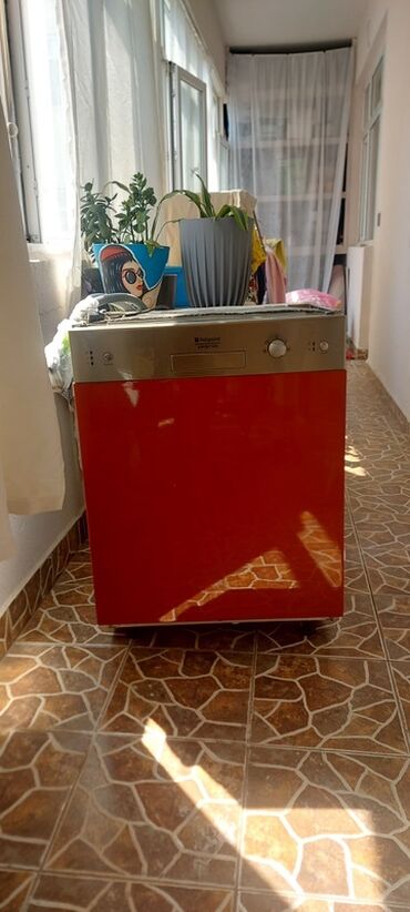 Техника для напитков: Посудомойка Hotpoint-Ariston, Полногабаритная (60 см), Отдельностоящая