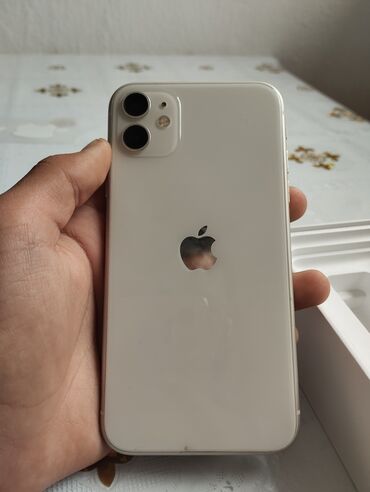 Apple iPhone: IPhone 11, Б/у, 64 ГБ, Белый, Защитное стекло, Чехол, Коробка, 79 %