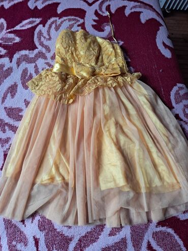plava haljina i roze cipele: M (EU 38), color - Yellow, Evening, Without sleeves at lalafo.rs plava haljina i roze cipele: M (EU 38), color - Yellow, Evening, Without sleeves