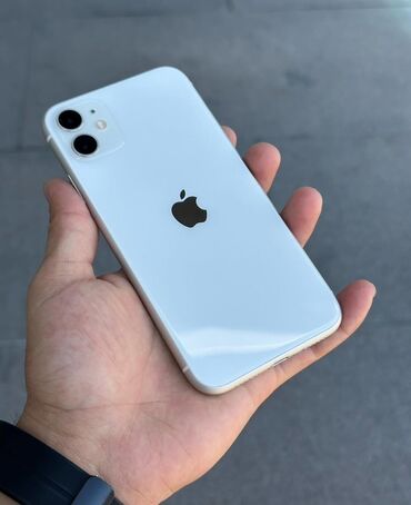 продать сломанный телефон на запчасти: IPhone 11, Белый