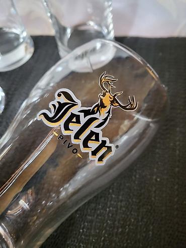 Čaše: Case vintaz,nove za jelen pivo Nemacka. Case za jelen pivo. Komada — 9