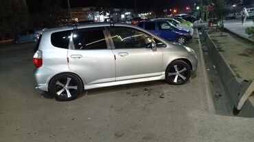 электро авто в кредит: Honda Fit: 2002 г., 1.3 л, Автомат, Бензин, Хэтчбэк at lalafo.kg электро авто в кредит: Honda Fit: 2002 г., 1.3 л, Автомат, Бензин, Хэтчбэк