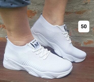 Women's Sneakers and athletic shoes: 40 — 6