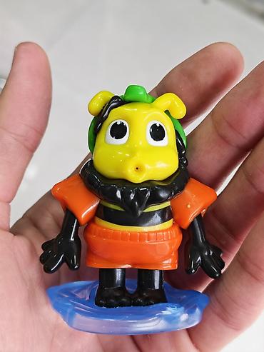 pinqvin oyuncaq: Kinder orta ölçü bal arisi — 1