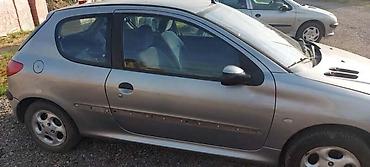tepih crni: PEUGEOT 206 - KOMPLETAN AUTO U DELOVIMA | peugeot 206 1.1 benzinBoja — 6