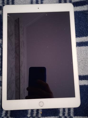 Apple iPad с кнопкой Home и Touch ID, корпус серебристого цвета