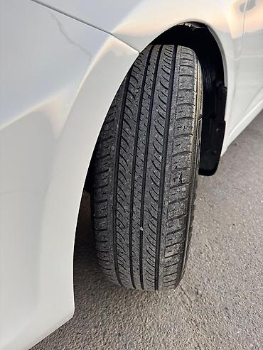 hunday accent 2012: Hyundai Accent: 1.6 l | 2015 il Sedan — 4
